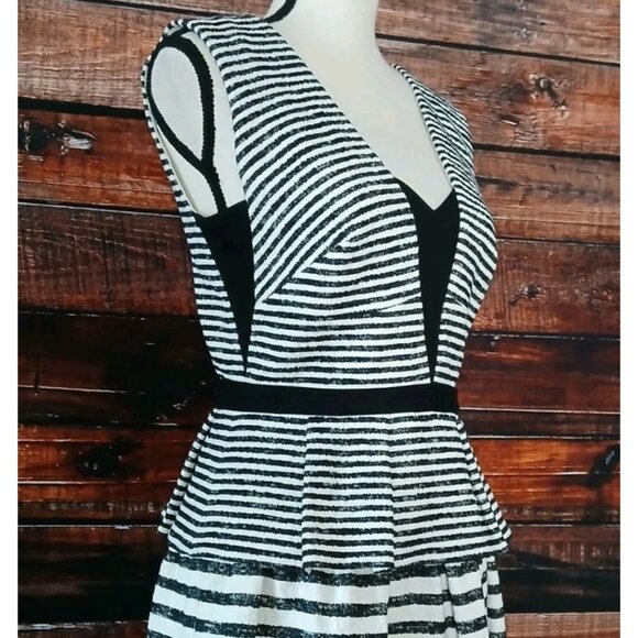 BCBGMAXAZRIA Piper Dress Size 8 Black White Striped Peplum - Picture 3 of 13